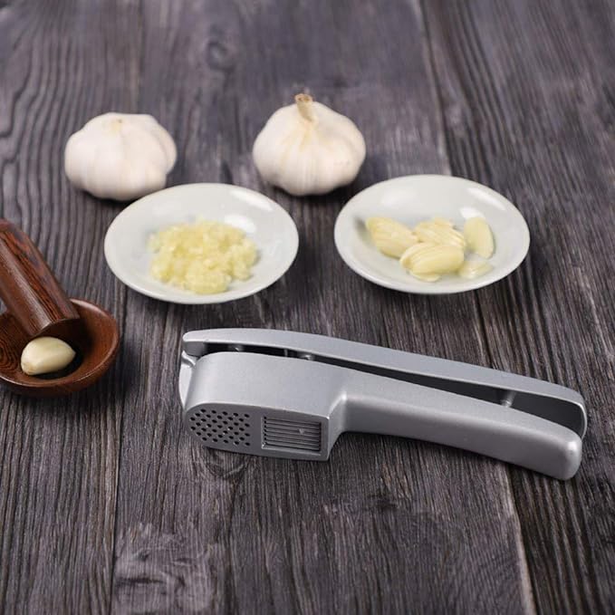 Garlic Press 2-in-1 Mincer, Crusher and Slicer with Peeler & Brush – Rustproof, Dishwasher Safe, Ergonomic Handle for Easy Squeeze and Cleaning