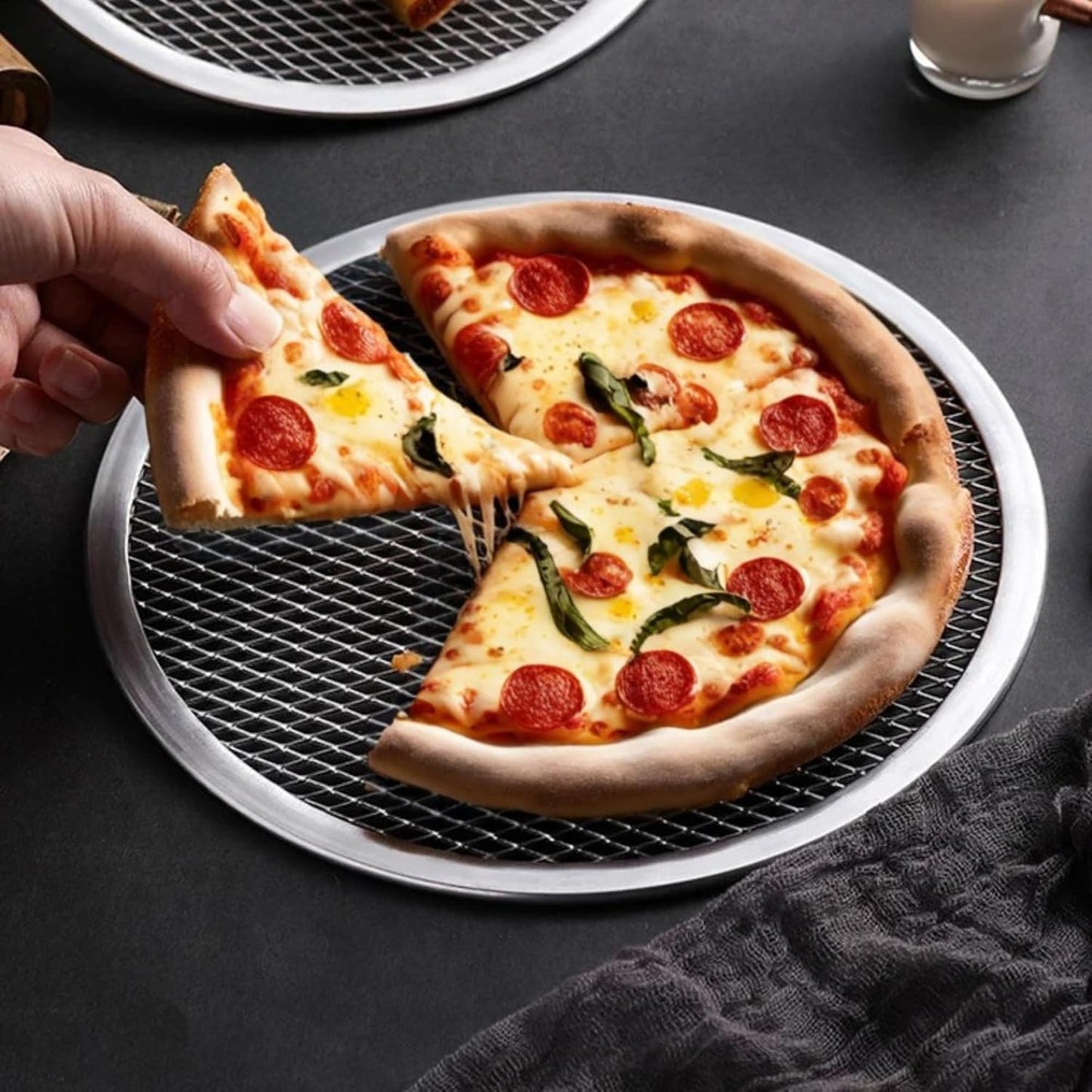 18-inch Aluminum Pizza Screen | Commercial Grade Pizza/Baking Screen for Oven | Pizza Baking Tray for Home And Restaurant | Round, Aluminum, 18-inch [1PK]